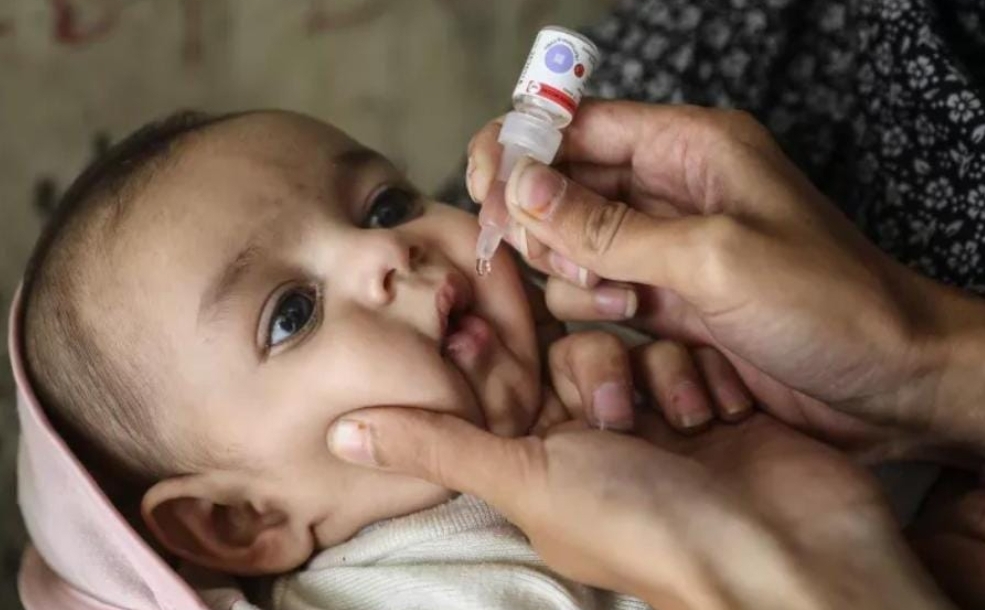 పల్స్ పోలియో.. "రెండు చుక్కలు - నిండు జీవితం"