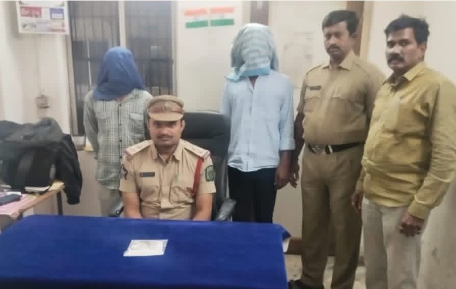 దోపిడీ కేసులు ఇద్దరు నిధులు అరెస్ట్ చేసిన విశాఖ నగర పోలీసులు