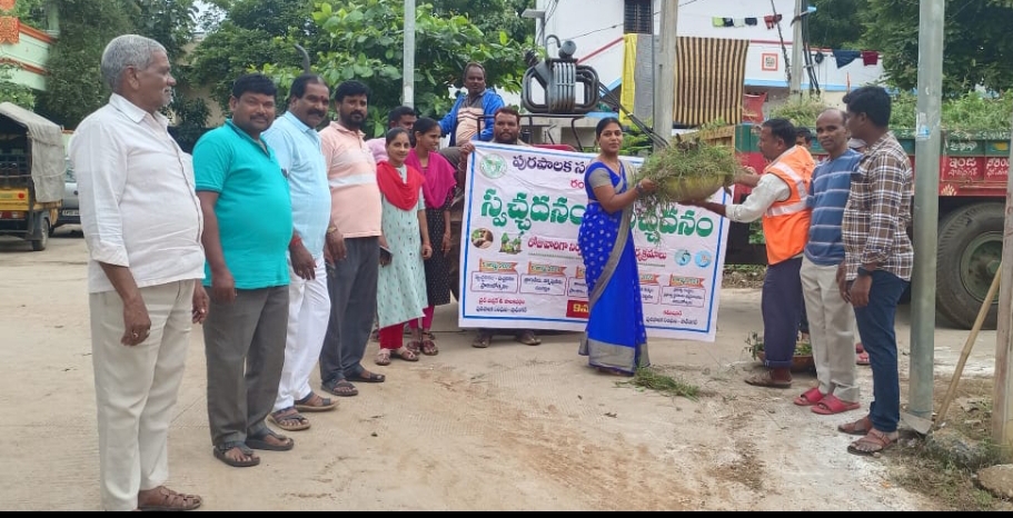 స్వచ్ఛదనం - పచ్చదనం ప్రతి ఒక్కరు బాధ్యతగా తీసుకోవాలి: కౌన్సిలర్ నడికూడసరిత యాదగిరి యాదవ్