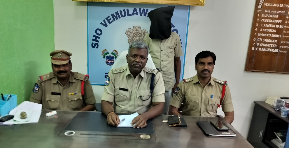 హత్య కేసులో నిందితుని అరెస్టు రిమాండ్ కు తరలింపు