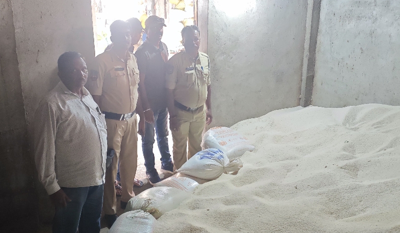 అక్రమంగా నిల్వ ఉంచిన 60 క్వింటాళ్లు పిడిఎస్ రైస్ పట్టుకున్న టాస్క్ ఫోర్స్ పోలీసులు