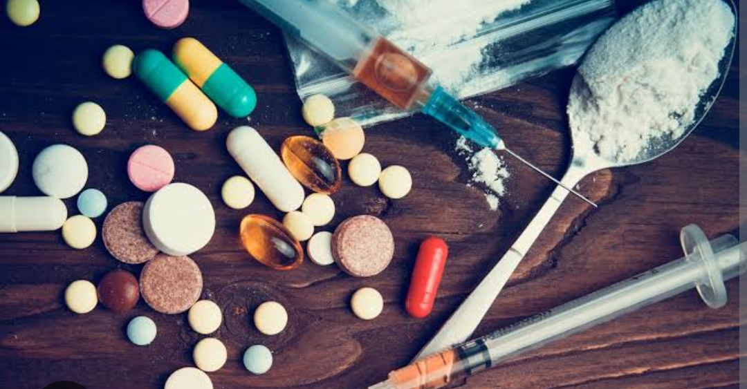 ఎస్&zwnj;ఓటీ పోలీసుల అదుపులో డ్రగ్స్&zwnj; విక్రయిస్తున్న ముఠా