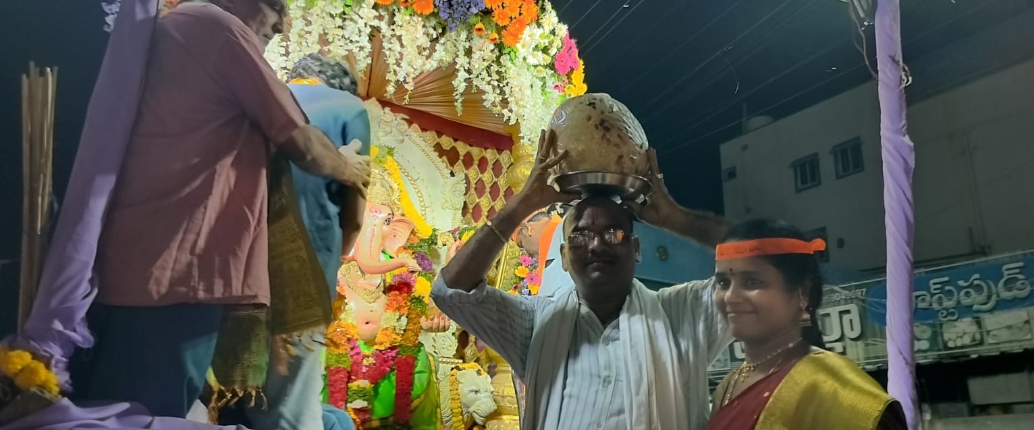 సాకేత పూరి లో ఘనంగా వర్తక సంఘం ఆధ్వర్యంలో నిర్వహించిన విగ్నేశ్వరుని నిమజ్జనా కార్యక్రమం