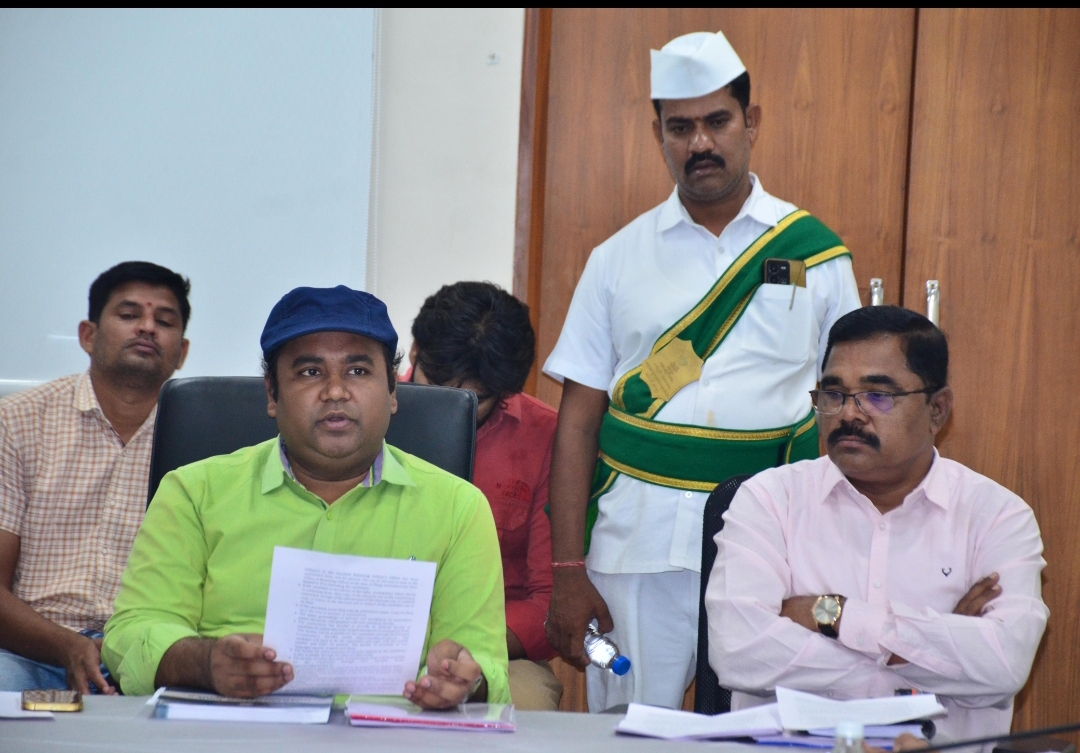 ఎన్నికల సజావుగా నిర్వహణకు రాజకీయ పార్టీలు సహకరించాలి : కలెక్టర్ రాహుల్ రాజ్