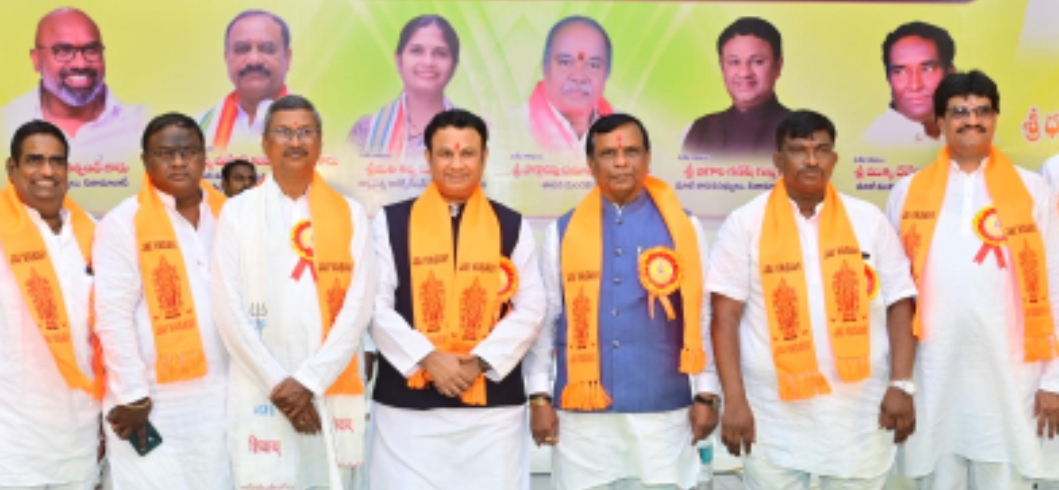 ఆర్యవైశ్యులు రాజకీయంగా ఎదగాలి - అర్బన్ ఎమ్మెల్యే ధన్ పాల్