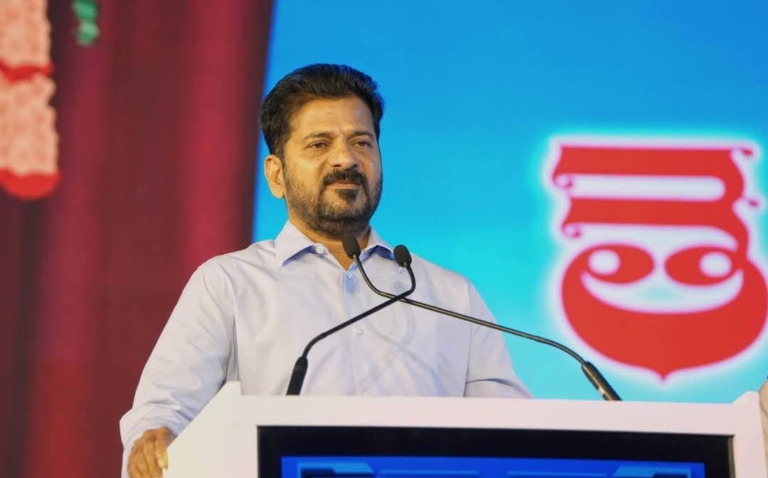 తెలంగాణ రైజింగ్ 2047 విజన్ డాక్యుమెంట్ ఆవిష్కరణ కార్యక్రమంలో పాల్గొన్న సీఎం ఎనుముల రేవంత్ రెడ్డి