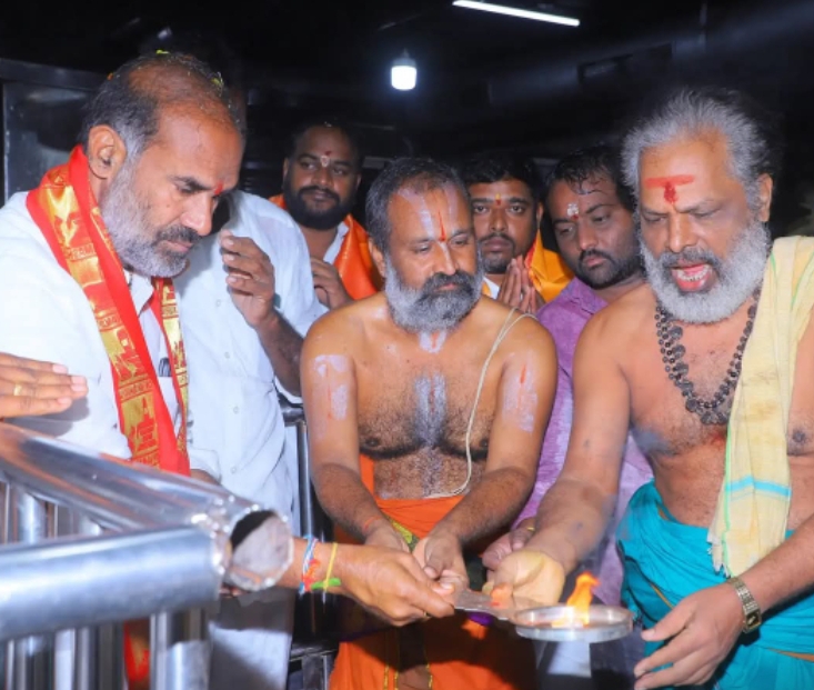 ఒక బీసీ బిడ్డ అభివృద్ధికి అడ్డుకట్టలు ఎందుకు..?