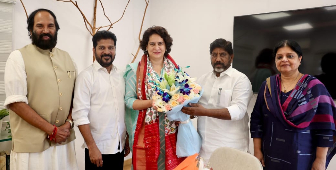 ప్రియాంక గాంధీని క&zwnj;లిసిన ముఖ్య&zwnj;మంత్రి రేవంత్ రెడ్డి