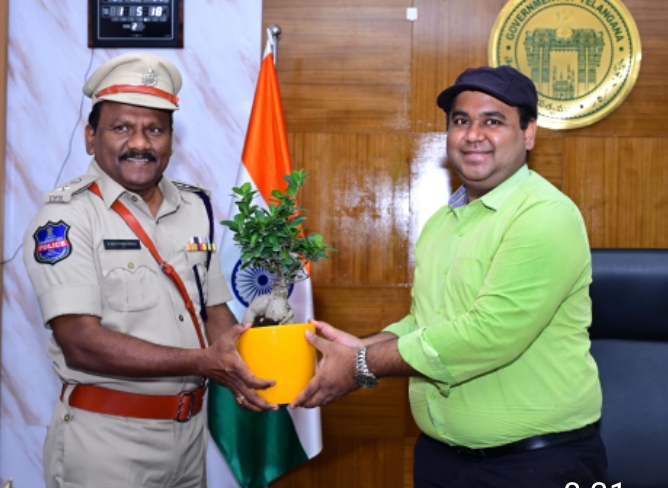 జిల్లా కలెక్టర్ రాహుల్ రాజ్ ను కలిసిన, జిల్లా ఎస్పీ ఉదయ్ కుమార్ రెడ్డి