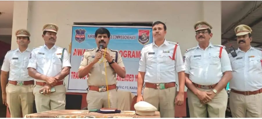 ట్రాఫిక్ పోలీసులు నిర్వహించిన తనిఖీల్లో వాహనాలు నడుపుతూ పట్టుబడ్డ 60 మంది మైనర్లు