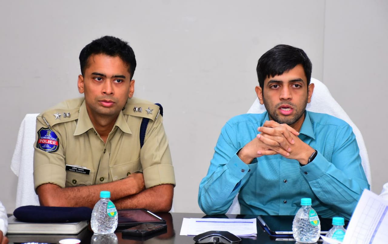 ఎన్నికల సజావుగా నిర్వహణకు సహకరించాలి : కలెక్టర్