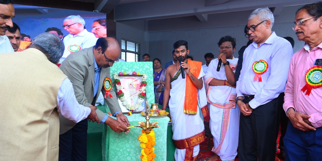 Daily Bharat డైరీ కళాశాలలో ఖాళీలను భర్తీ చేస్తాం...రూ.6.50 కోట్లతో నూతన భవనం ప్రారంభం