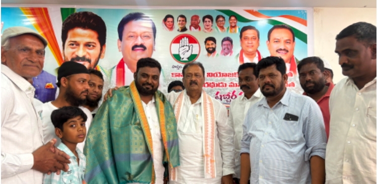 Daily Bharat టింబర్ మర్చంట్స్ సంఘ అధ్యక్షున్ని సన్మానించిన షబ్బీర్ 