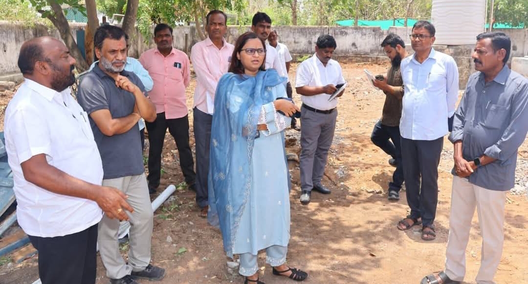 Daily Bharat పాఠశాల పునఃప్రారంభానికి ముందే అన్ని సౌకర్యాలు సిద్ధంగా ఉండాలి : అదనపు కలెక్టర్ డా. అశ్వని తానాజీ వాకడే 