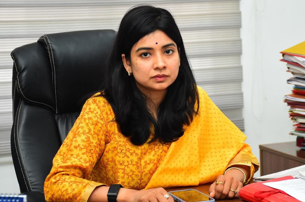 Daily Bharat ధాన్యం కొనుగోలు ప్రక్రియపై అధికారులతో టెలీ కాన్ఫరెన్స్ నిర్వహించిన సిరిసిల్ల జిల్లా కలెక్టర్ గరిమ అగ్రవాల్