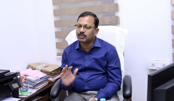 ప్రభుత్వం ప్రతిష్టాత్మకంగా భూభారతి కార్యక్రమంలో సమస్యలు లేకుండా అధికారులు ప్రత్యేక శ్రద్ధ వహించాలి