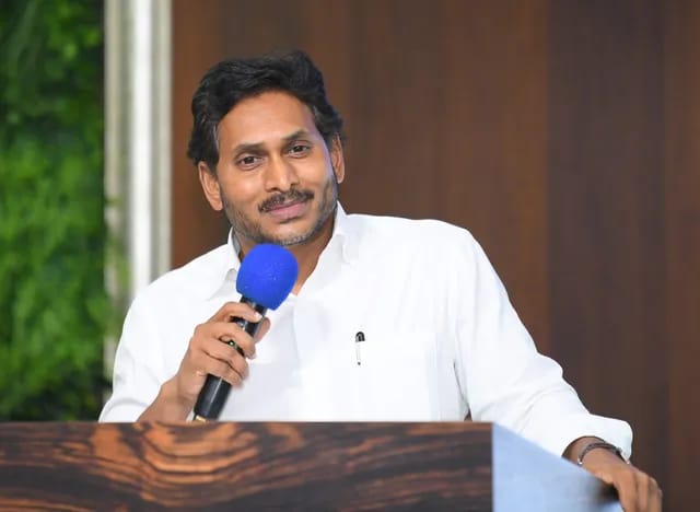 వైసీపీ కార్యకర్త అంటే చంద్రబాబుకు భయం: జగన్