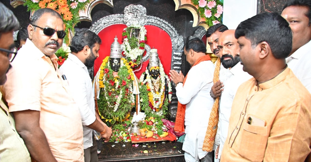 Daily Bharat విట్టలేశ్వర ఆలయాలను దర్శించుకున్న అర్బన్ ఎంఎల్ఏ