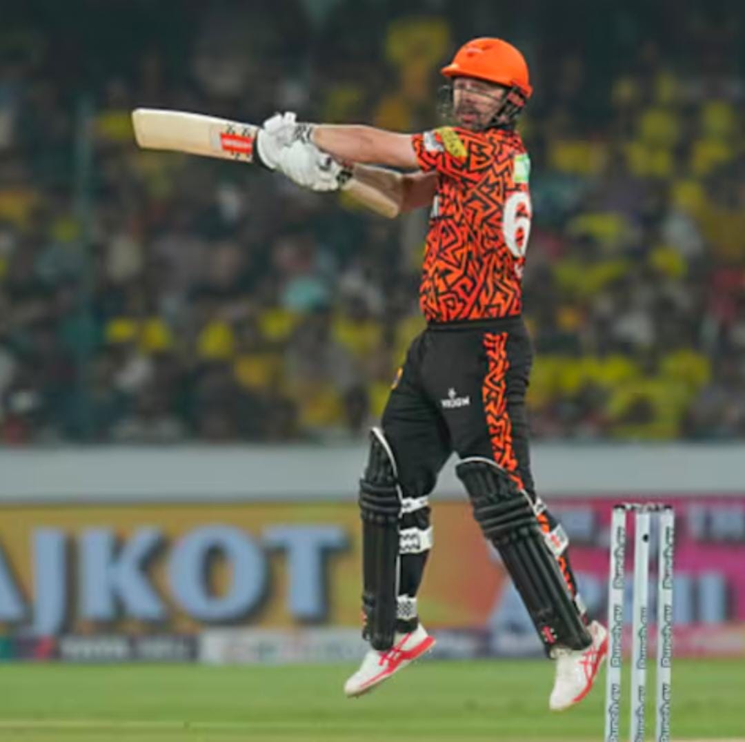 చిన్నస్వామి స్టేడియంలో పరుగుల వర్షం కురిపించిన సన్ రైజర్స్ హైదరాబాద్