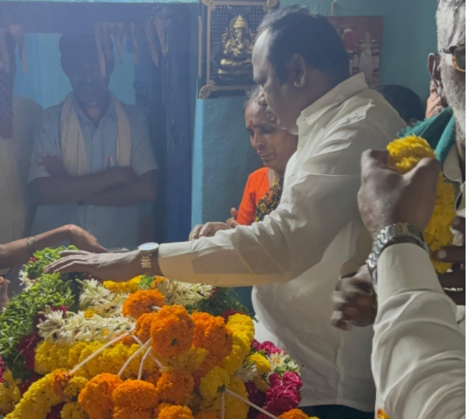 సీనియర్ రిపోర్టర్ నారాయణ కుటుంబానికి అండగా ఉంటాం... నిజామాబాదు రూరల్ ఎమ్మెల్యే డాక్టర్ రేకులపల్లి భూపతిరెడ్డి