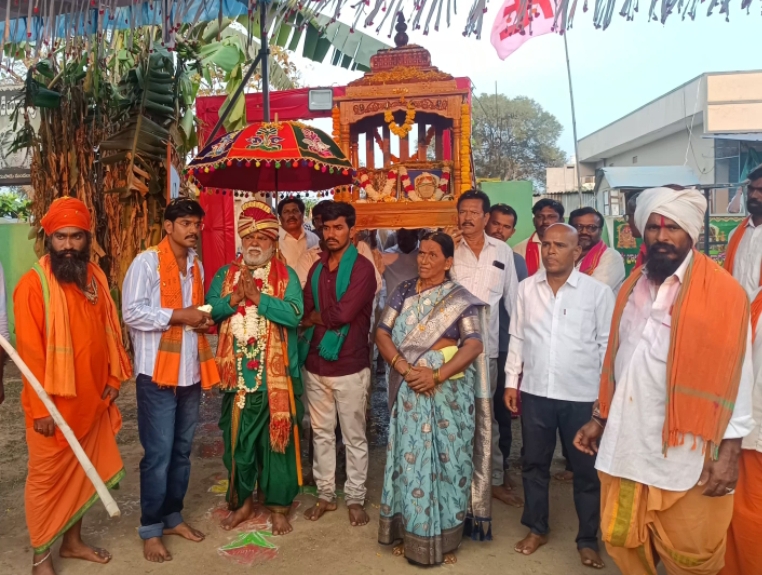 పాపకొల్లు పూజారి చందు సాదు ఆధ్వర్యంలో బుడియా బాపు జాతర మహోత్సవ కార్యక్రమం 