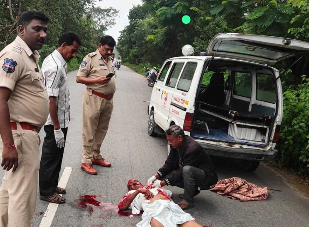 ఘోర రోడ్డు ప్రమాదం