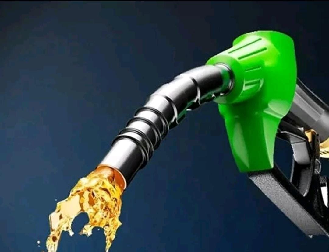 పెట్రోల్ డీజిల్ ధరల పై 8 రూపాయలు తగ్గింపు... ?