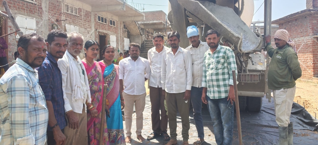 కామారెడ్డి ఎమ్మెల్యే సహకారంతో ఎంజిఎన్ఆర్ ఈజీఎస్ కింద పది లక్షల విలువగల సీసీ రోడ్లు మంజూరు  