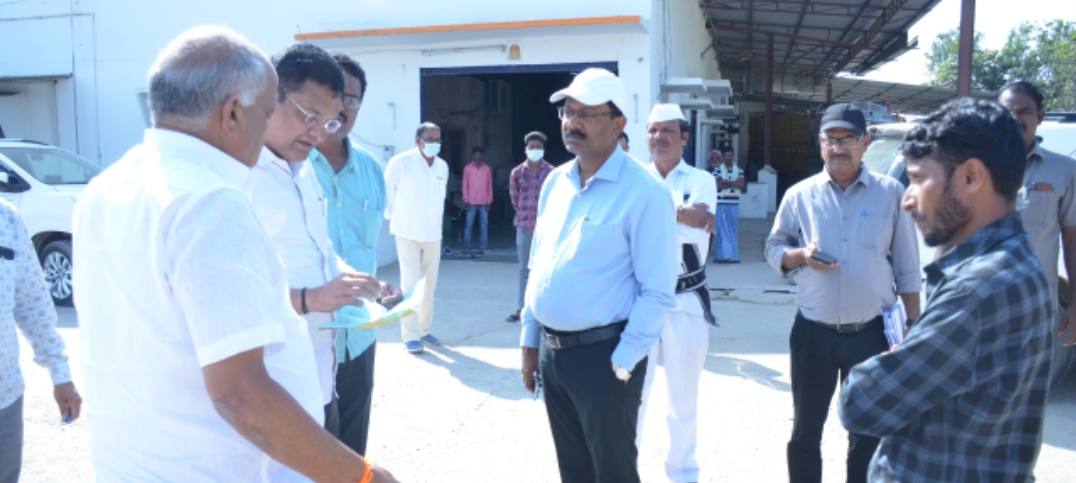 రైస్ మిల్లును ఆకస్మికంగా తనిఖీ చేసిన కలెక్టర్