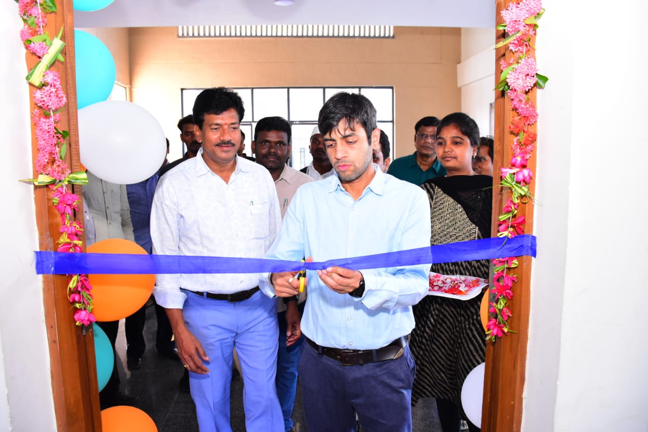 ఎన్నికల ఫిర్యాదుల పై వేగంగా స్పందించాలి : కలెక్టర్ అనురాగ్ జయంతి