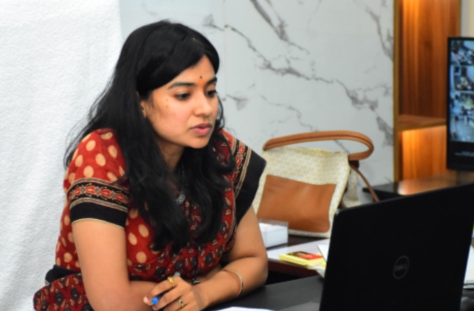 పంచాయతీరాజ్ శాఖ పనులను త్వరితగతిన పూర్తి చేయాలి : ఇంచార్జి కలెక్టర్ గరిమ అగ్రవాల్