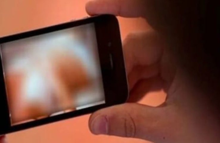 కామాంధుల చెరలో పడ్డ ఓ వివాహిత..