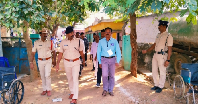 హుజూర్ నగర్ : ప్రశాంత వాతావరణంలో జరుగుతున్న మూడో విడత గ్రామపంచాయతీ ఎన్నికలు