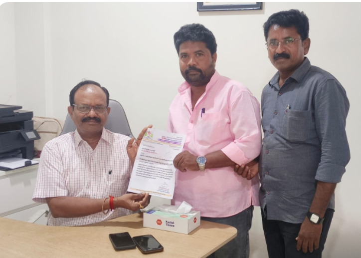 జర్నలిస్టులకు ఆధార్ ప్రత్యేక కౌంటర్ : టీయూడబ్ల్యూజే ఐజేయు విజ్ఞప్తి