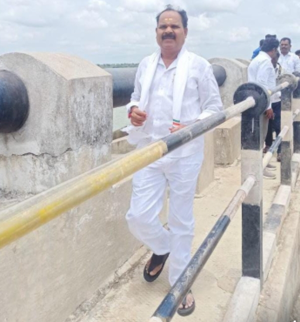 పర్యాటక కేంద్రం అభివృద్ధిలో ఉమ్మడి జిల్లా మంత్రి, ఎమ్మెల్యేలు