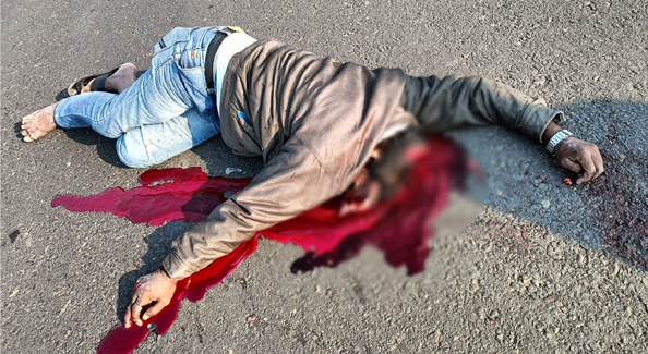 ఎదురెదురుగా వస్తున్న రెండు వాహనాలు ఢీ