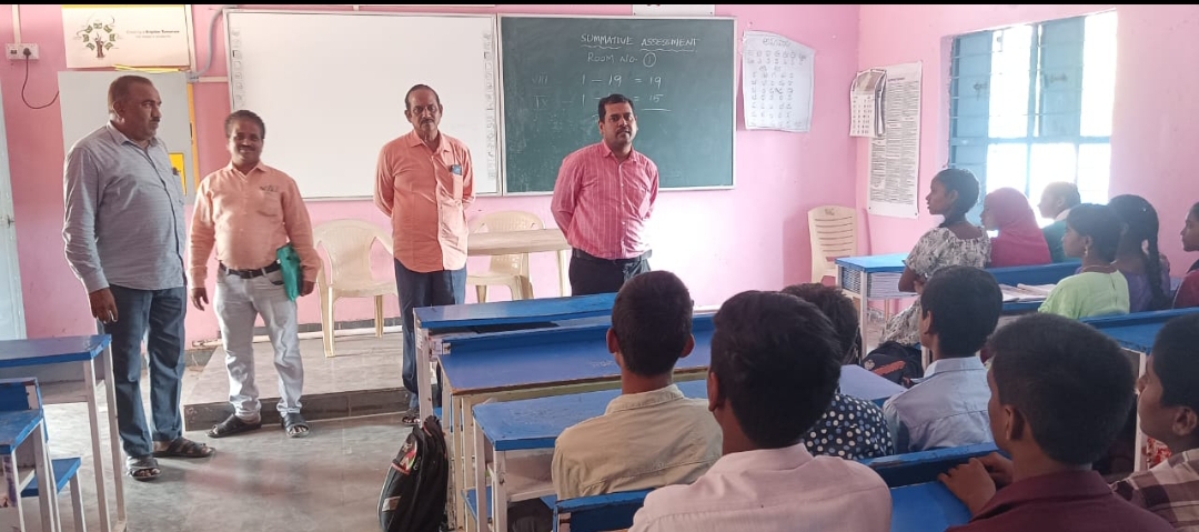 చంద్రంపేట ఉన్నత పాఠశాలను సందర్శించిన జాయింట్ డైరెక్టర్