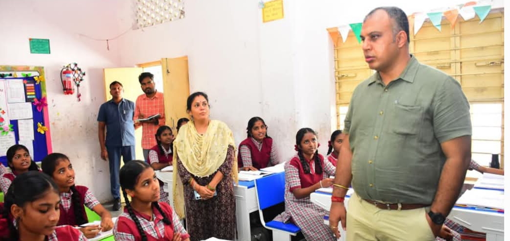 తంగళ్ళపల్లి కేజీబీవీలో కలెక్టర్ ఆకస్మిక తనిఖీ