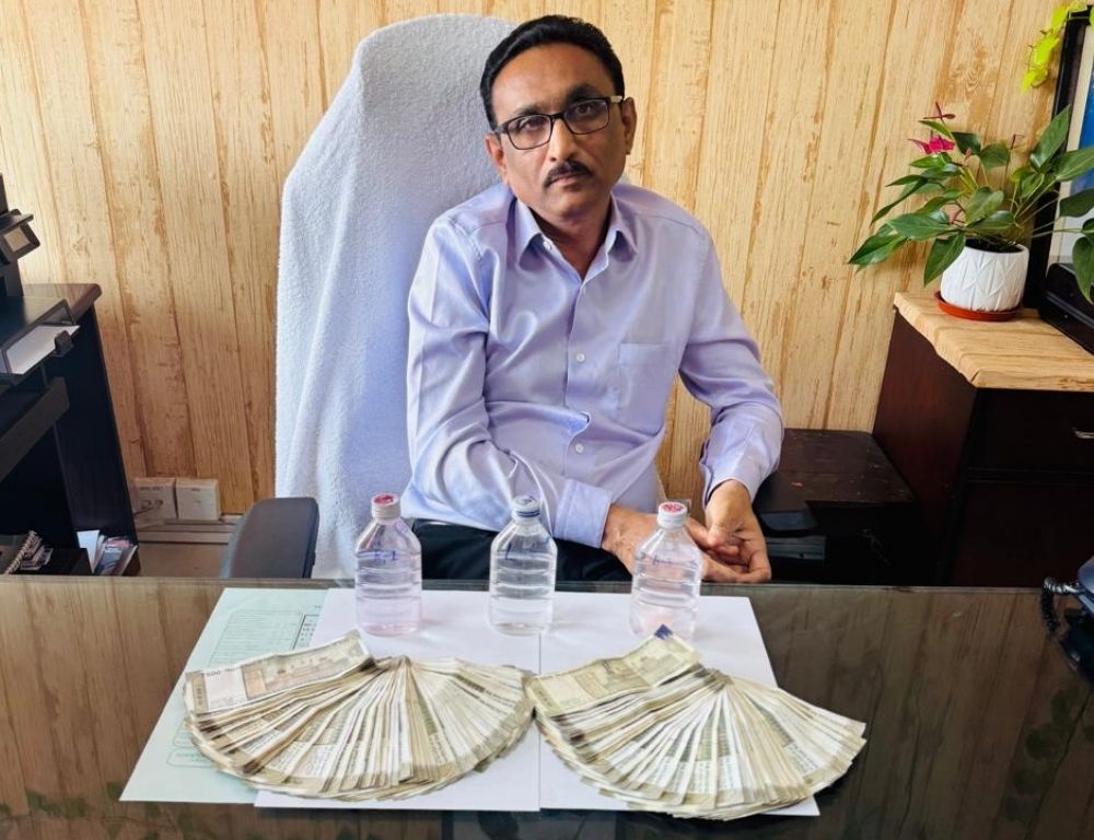 ఏసీబీకి చిక్కిన అవినీతి తిమింగలం