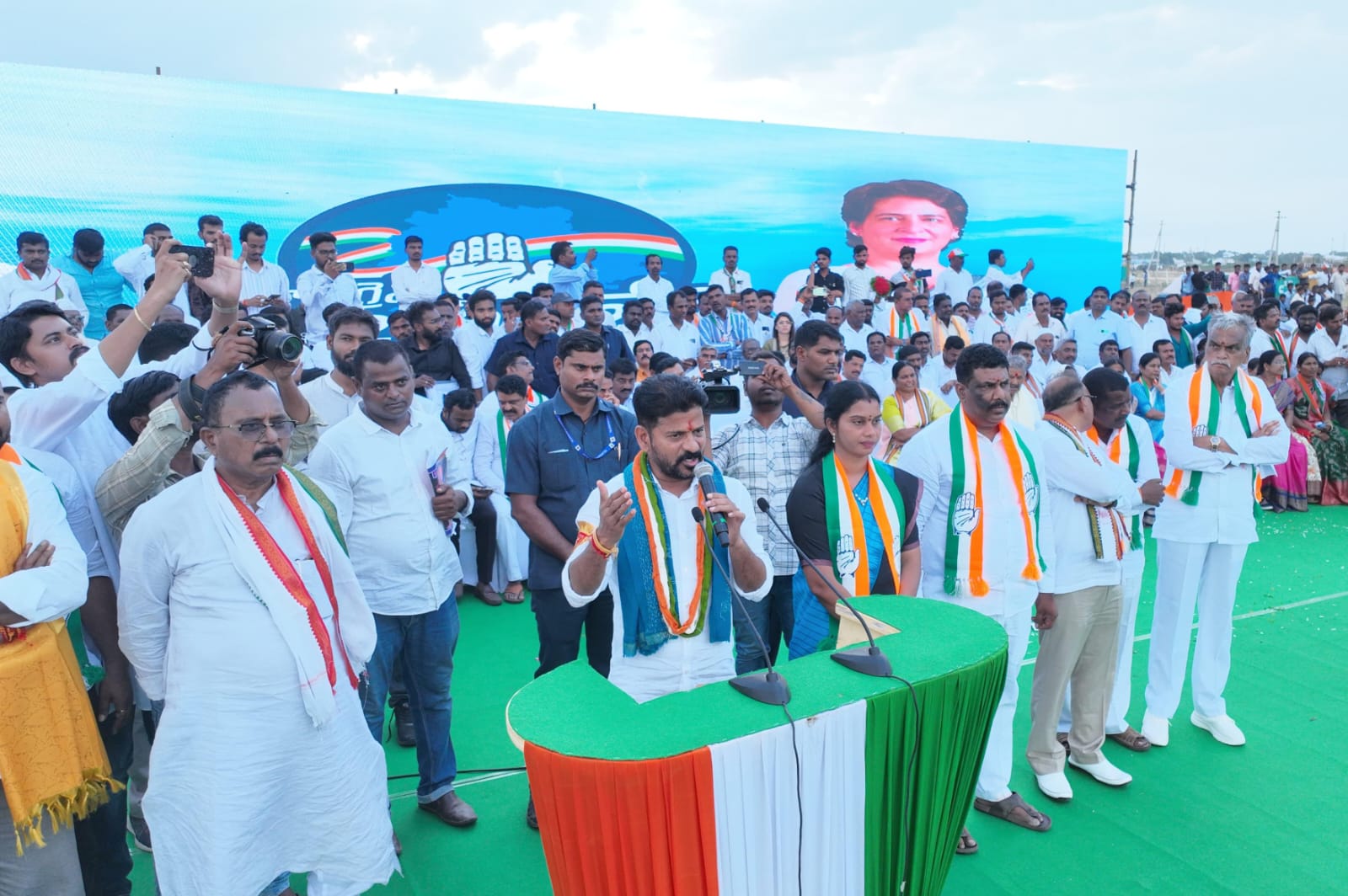 బహుజన బిడ్డ సరితమ్మను అత్యధిక మెజారిటీతో గెలిపించి అసెంబ్లీకి పంపాలి - రేవంత్ రెడ్డి.