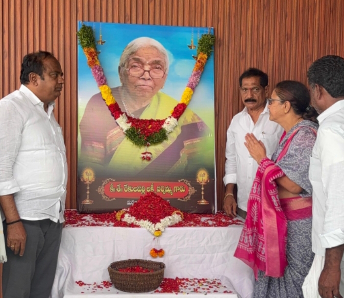 నిజామాబాద్ రూరల్ క్యాంపు కార్యాలయంలో ఎమ్మెల్యే భూపతి రెడ్డిని పరామర్శించిన కాంగ్రెస్ నేతలు