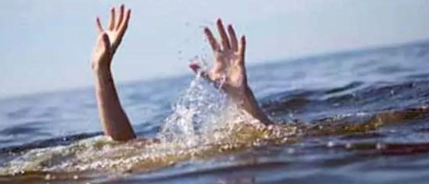 గోదావరిలో మునిగి ఐదుగురు బీటెక్ విద్యార్థుల గల్లంతు