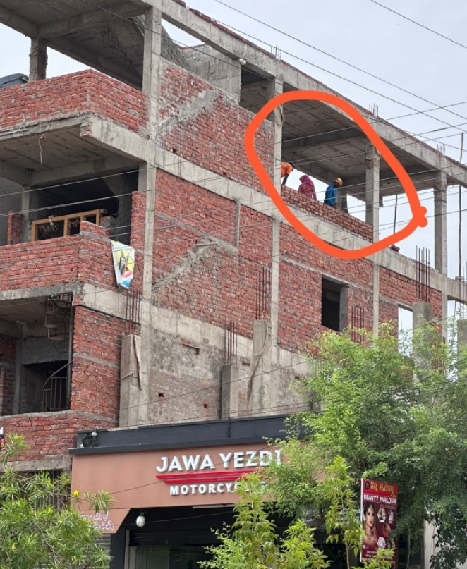 ఆగినట్టే ఆగి ఊపందుకున్న జి ప్లస్ త్రీ నిర్మాణం