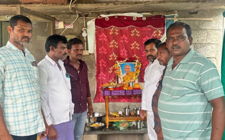 గడ్డం పుల్లయ్య  దశ దిన కర్మ పాల్గొన్న బీఆర్ఎస్ నాయకులు లకావత్ గిరిబాబ