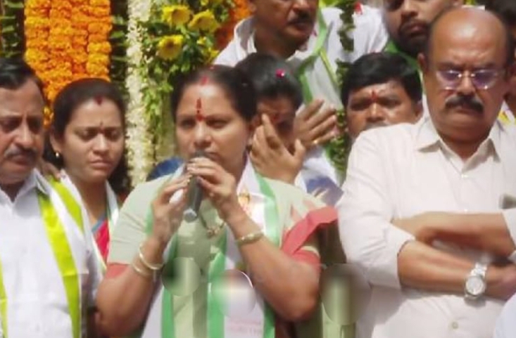&ldquo;క్షమాపణ&rdquo; చెప్పి బీఆర్ఎస్ కు షాక్ ఇచ్చిన కవిత!