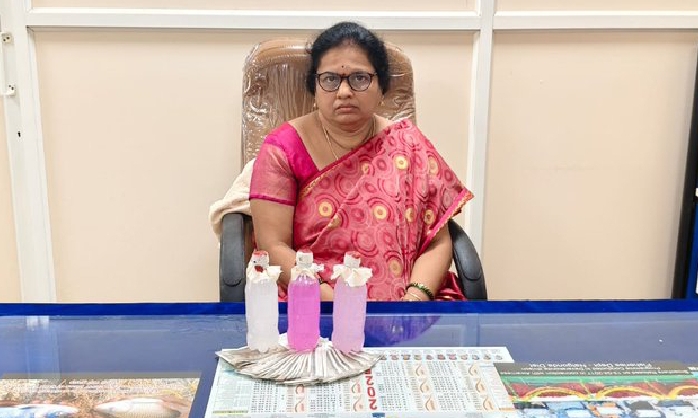 ఏసీబీ కి చిక్కిన మత్స్యకార అధికారిణి
