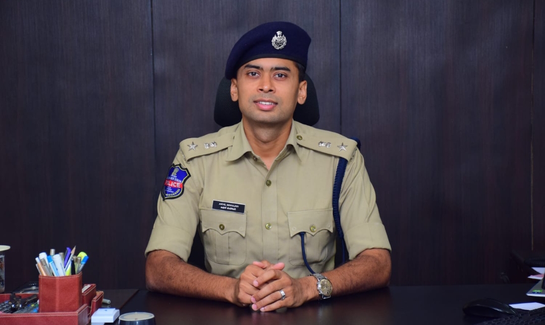 సరైన పత్రాలు చూపెట్టి వాహనాలు తీసుకుపోవాలి: ఎస్పి