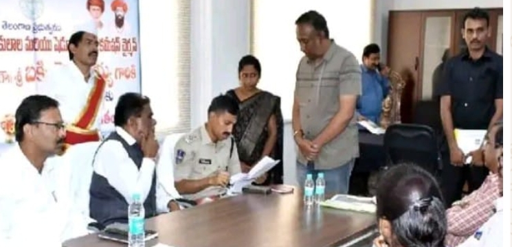 కలెక్టర్, సీపీతో ఎస్టీ, ఎస్సీ కమిషన్ చైర్మన్ భక్కి వెంకటయ్య భేటీ