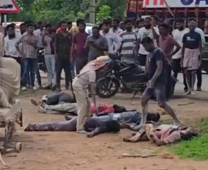 వినాయ&zwnj;కుడి విగ్రహాన్ని తరలిస్తుండగా విద్యుత్ తీగ&zwnj;లు త&zwnj;గిలి ప్రమాదం