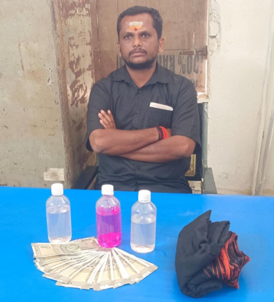 తహసీల్దార్ కార్యాలయంలో ఏసీబీ కి చిక్కిన గ్రామ పరిపాలనధికారి